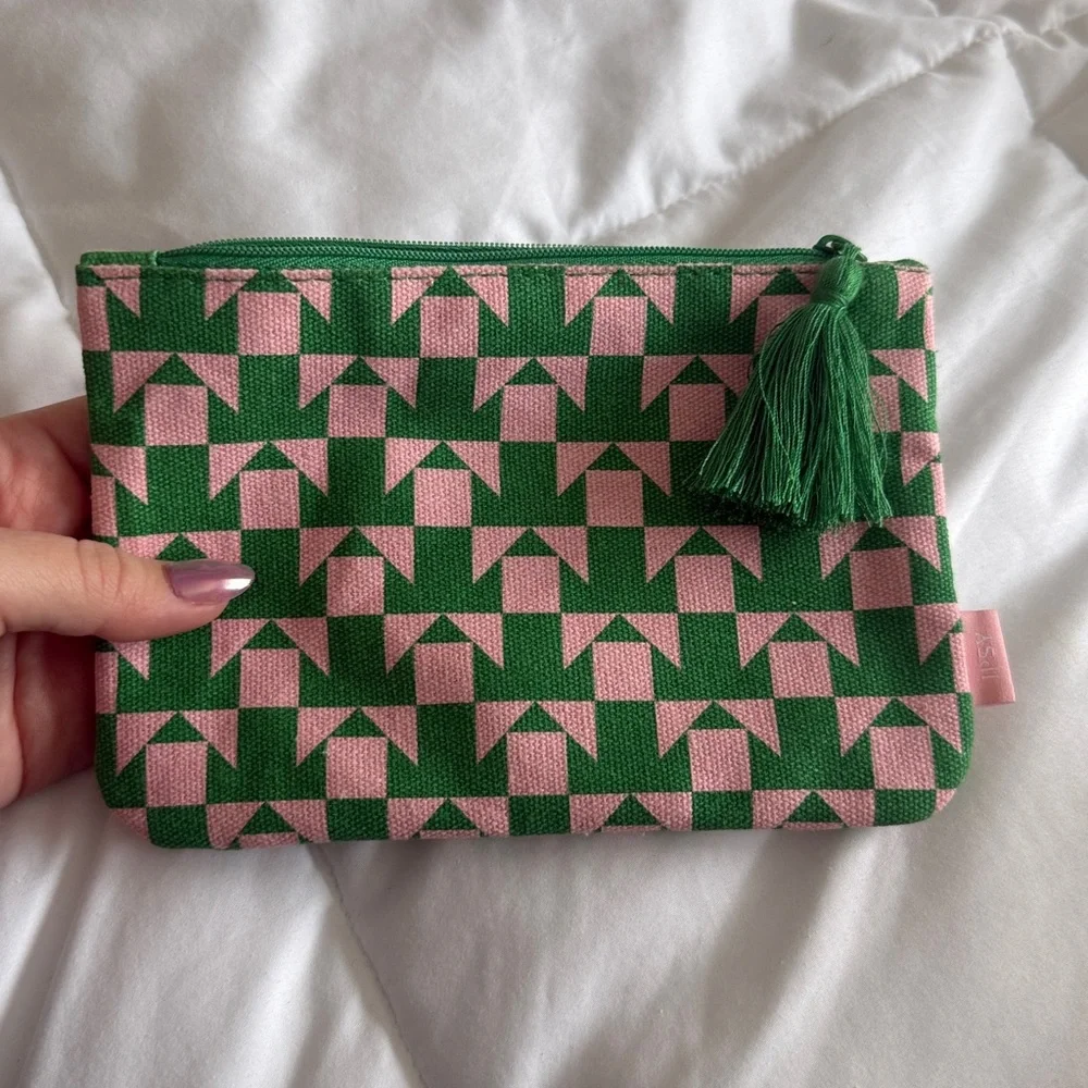 August 2023 ipsy glam bag